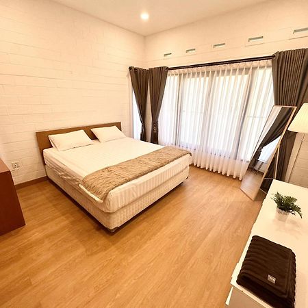 Villa Putih Le Cordon Бандунг Экстерьер фото